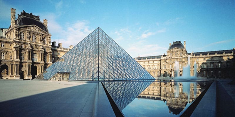 kim-tu-thap-kinh-louvre